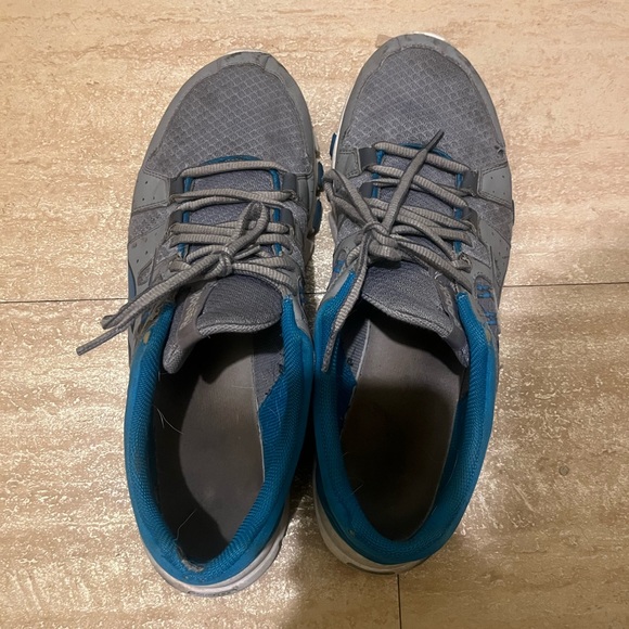 CLOSING used Reebok gym shoes size 13 men’s used worn - Picture 4 of 4